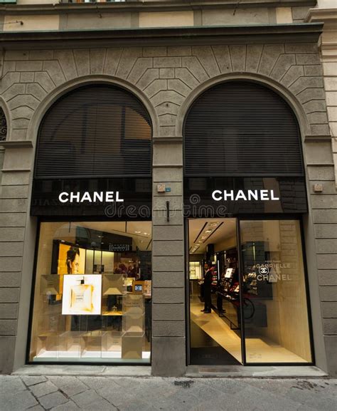 chanel firenze stores.